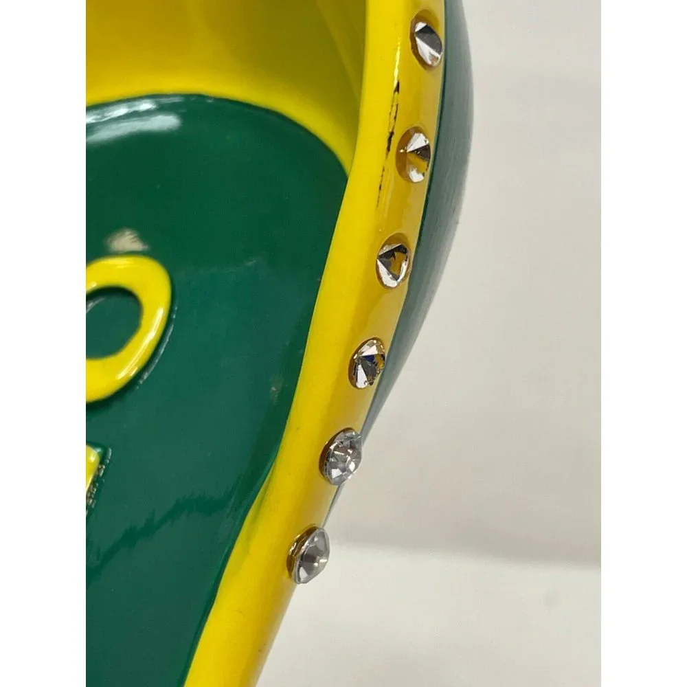 NCAA Oregon Ducks Shoe Wine Bottle Holder ceramic high heel UofO